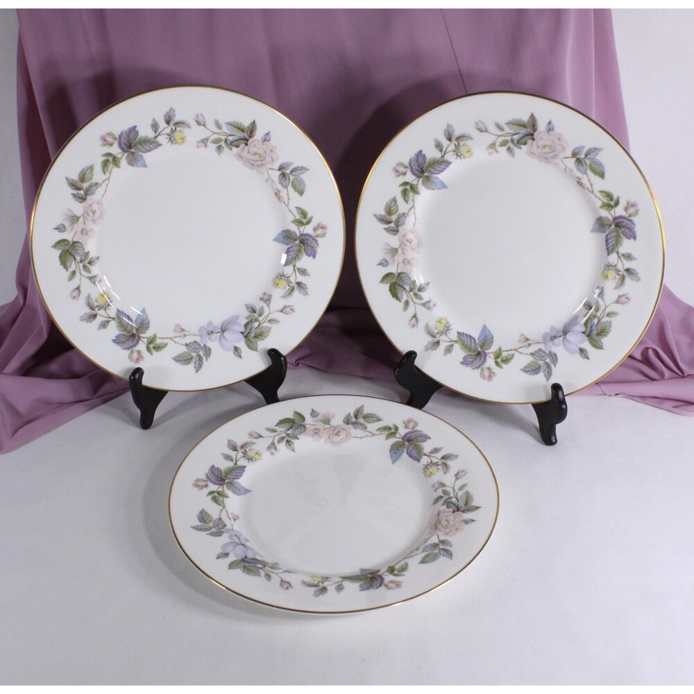 Royal Worcester June Garland 3 dinner plates, pretty spring pastel bridal